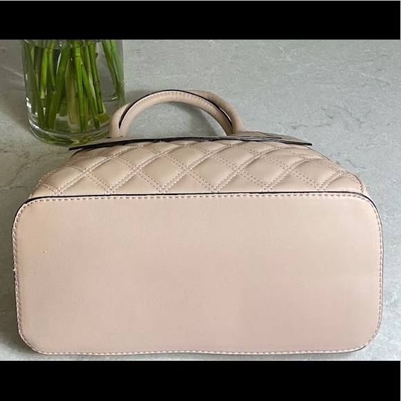 Guess Quilted Small Triple Compartment Crossbody - Picture 4 of 5